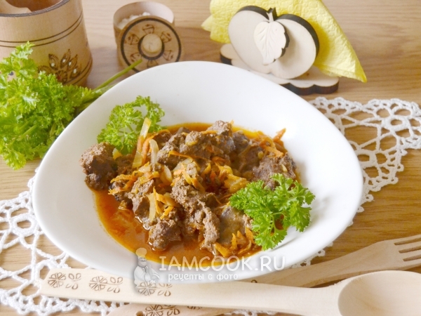 Говяжья печень тушеная в соусе (в мультиварке), рецепт с фото