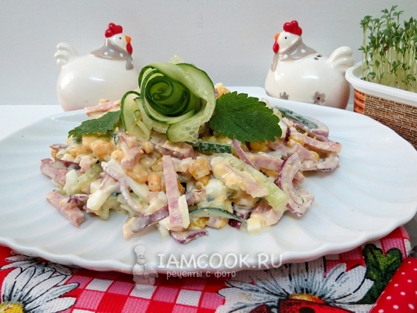 Салат «Соломка» с копченой колбасой, рецепт с фото