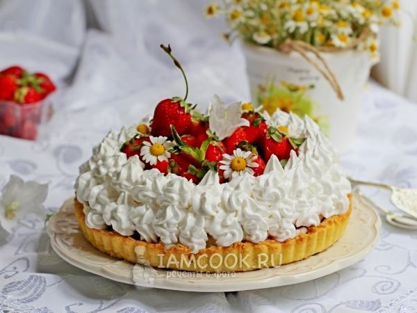 Тарт с кремом из пудинга и клубники, рецепт с фото
