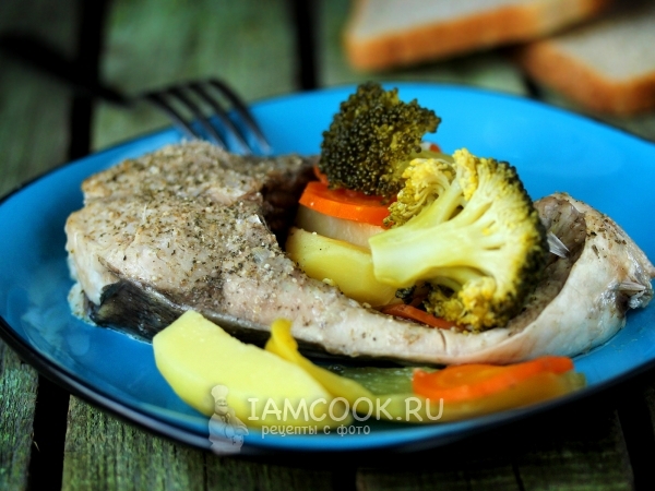 Толстолобик с овощами на пару, рецепт с фото