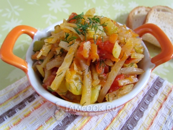 Кольраби, тушеная с овощами, рецепт с фото