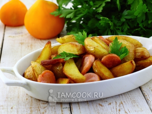 Жареная картошка с сосисками, рецепт с фото