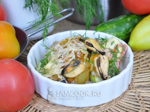 Запеканка из кабачков с мидиями, рецепт с фото