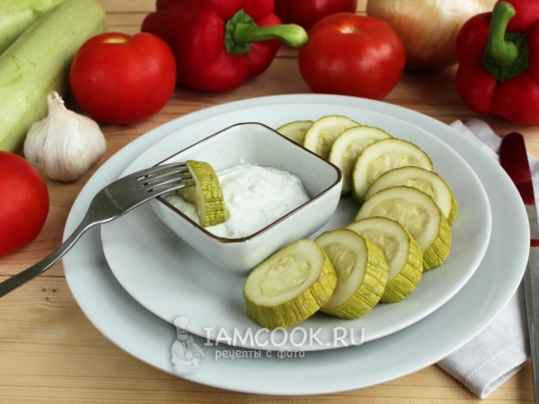 Запеченный кабачок с сырным соусом, рецепт с фото