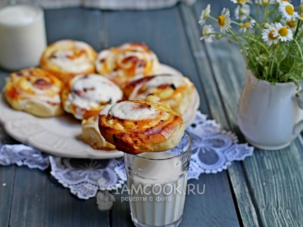 Булочки с творогом в сметанной заливке , рецепт с фото