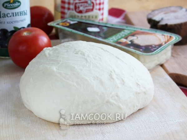 Тонкое дрожжевое тесто для пиццы, рецепт с фото