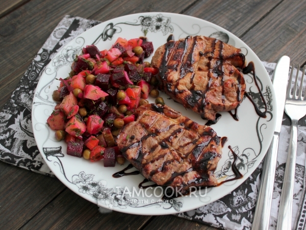 Стейк из свинины на гриле (на решетке на мангале), рецепт с фото