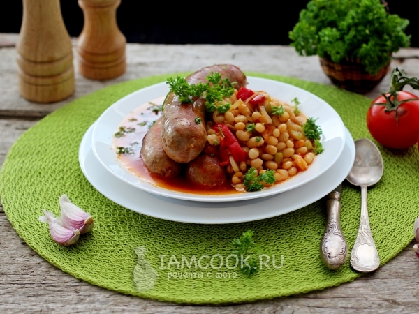 Колбаски с фасолью в томатном соусе, рецепт с фото