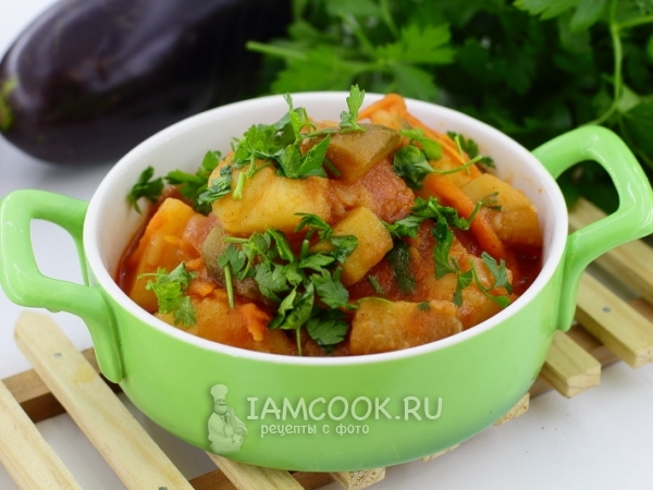 Картошка тушеная с баклажанами, рецепт с фото