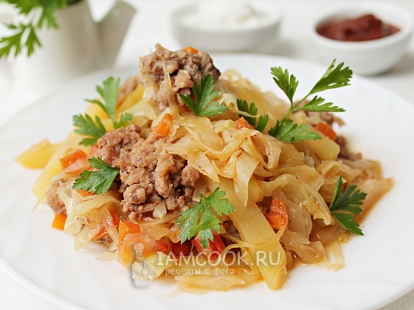 Тушеная капуста с картошкой и фаршем, рецепт с фото