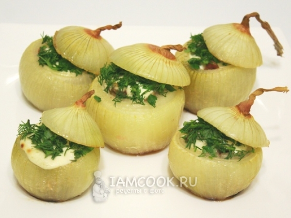Лук запеченный, фаршированный грибами и ветчиной, рецепт с фото