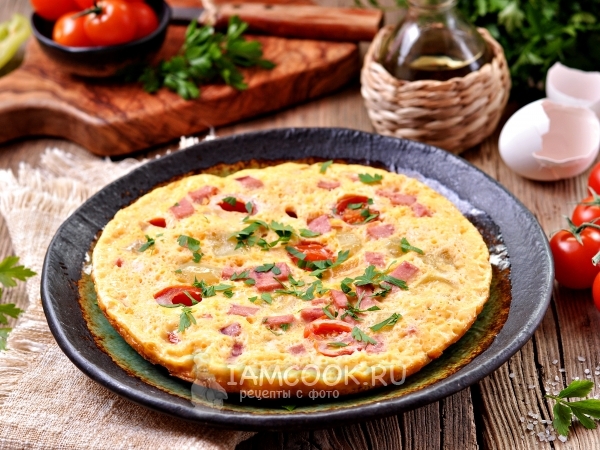 Омлет с колбасой в мультиварке, рецепт с фото