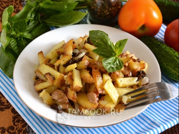 Жареная картошка с белыми грибами, рецепт с фото