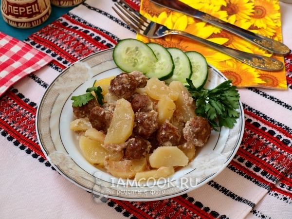 Фрикадельки с картошкой в духовке, рецепт с фото