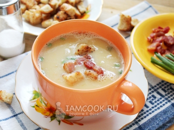 Гороховый суп-пюре с варено-копченой грудинкой, рецепт с фото