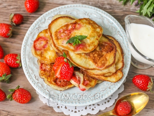Оладьи с клубникой, рецепт с фото