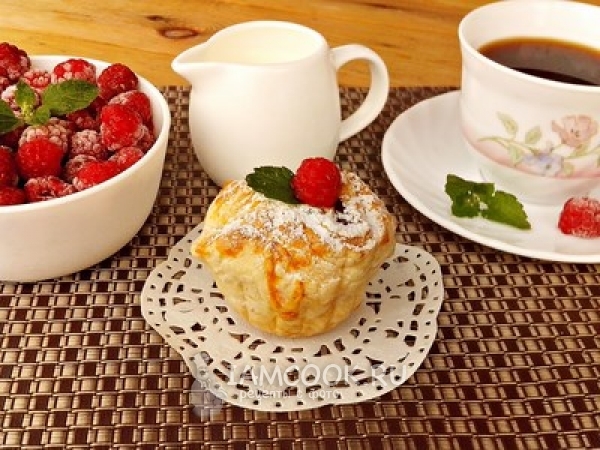 Слойки с малиной и шоколадом, рецепт с фото