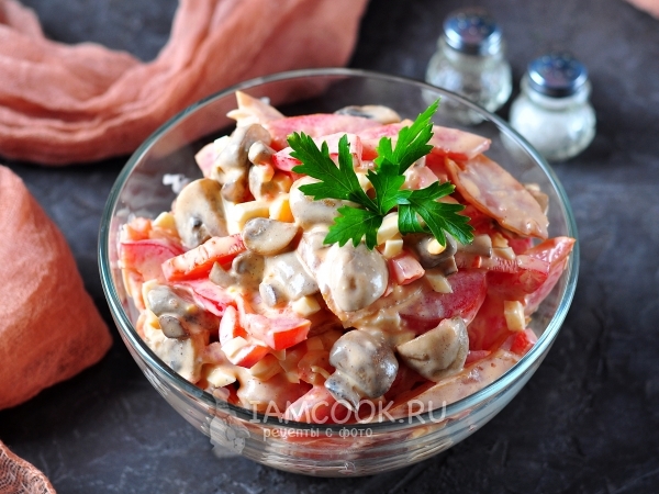 Салат с копченой куриной грудкой и шампиньонами, рецепт с фото