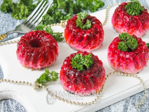 Заливная килька под шубой, рецепт с фото