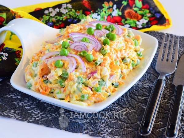 Салат из отварных моркови и зеленого горошка, рецепт с фото