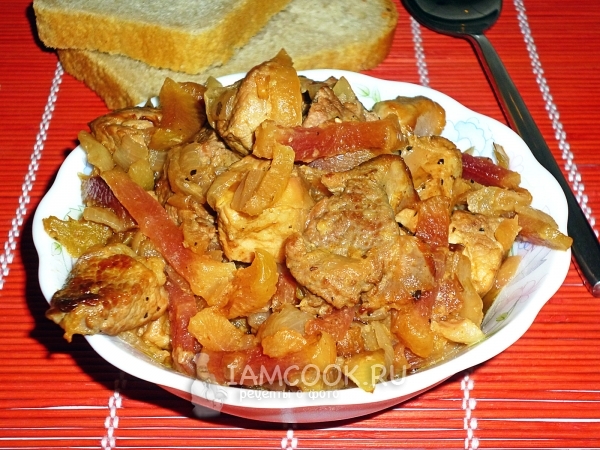 Свиной гуляш с китайской редькой, рецепт с фото