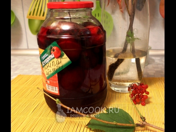 Компот из ранеток и черноплодки на зиму, рецепт с фото