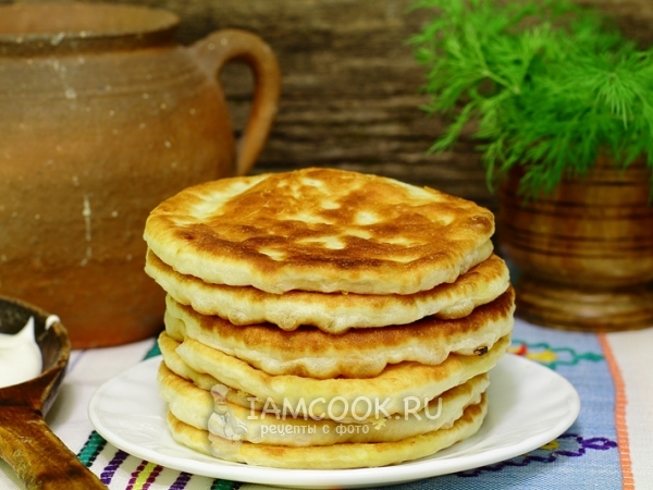 Лепёшки с сыром дрожжевые, рецепт с фото