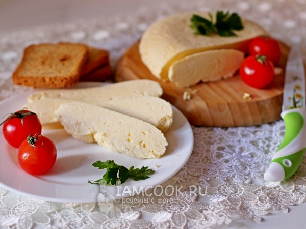 Домашний сыр из молока и сметаны (с яйцами), рецепт с фото