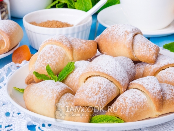 Рогалики с сухофруктами и орехами, рецепт с фото