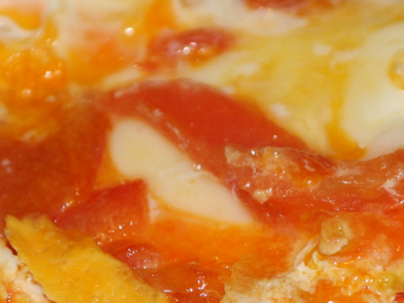 Яичница с помидорами, рецепт с фото