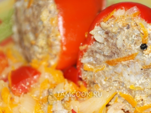 Перец фаршированный мясом и рисом, рецепт с фото