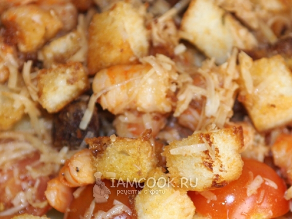 Салат с королевскими креветками и сухариками, рецепт с фото