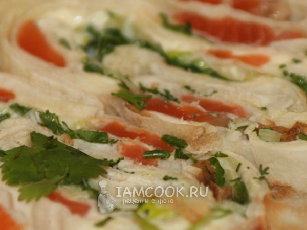 Рулет из лаваша с семгой, рецепт с фото