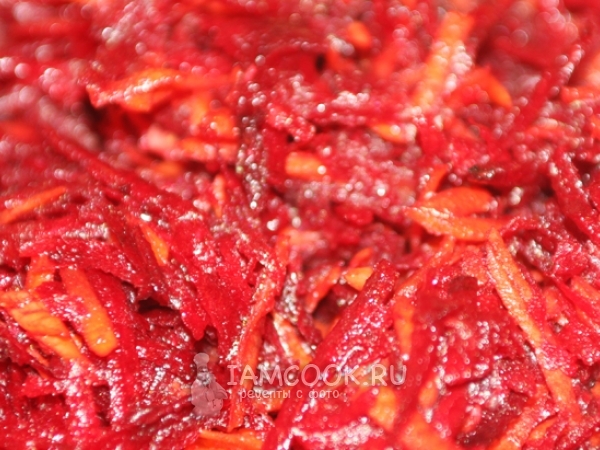 Салат из свежей свеклы и моркови, рецепт с фото