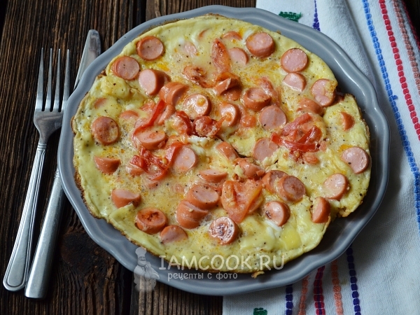 Омлет с сосисками и помидорами, рецепт с фото