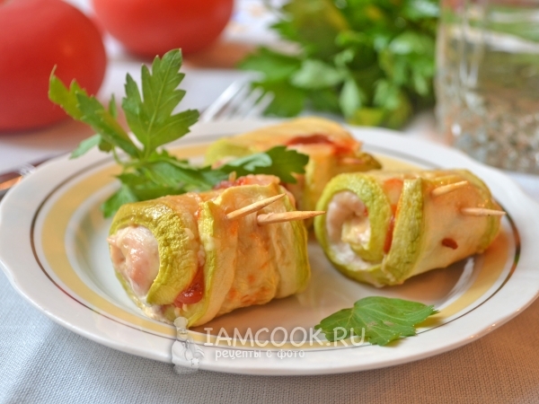 Кабачковые рулетики с курицей, рецепт с фото