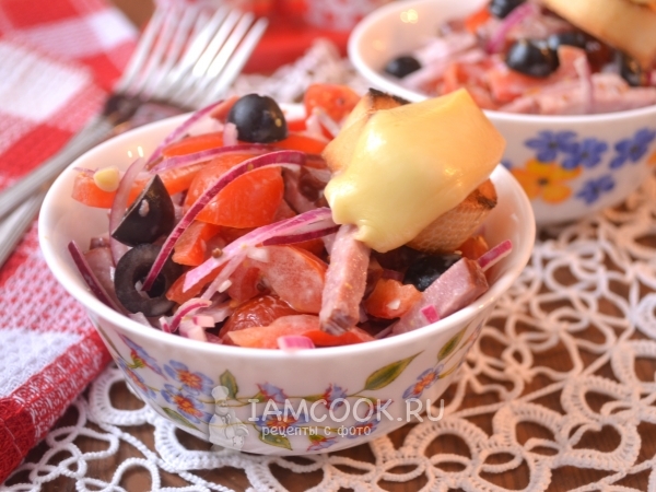Салат с копченой говядиной, рецепт с фото