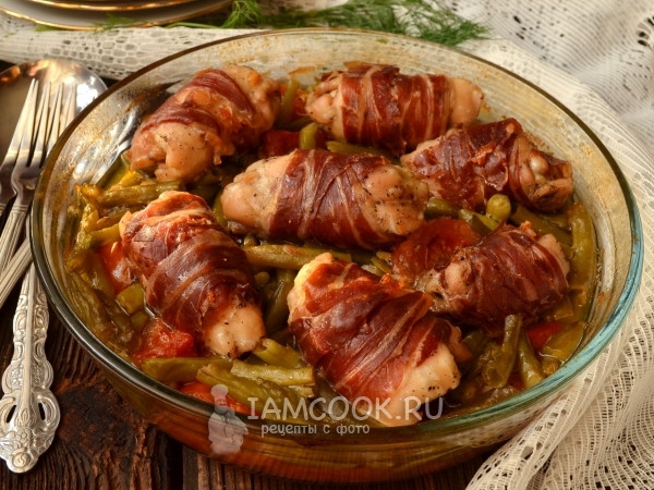 Куриные рулеты с ветчиной и стручковой фасолью, рецепт с фото
