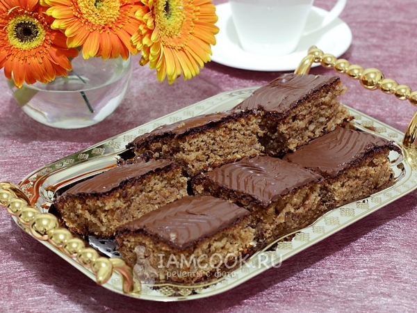 Пирог с орехами на сгущенке, рецепт с фото