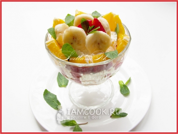 Фруктовый десерт с мороженым и мятой, рецепт с фото
