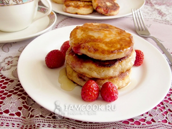 Сырники клубничные, рецепт с фото