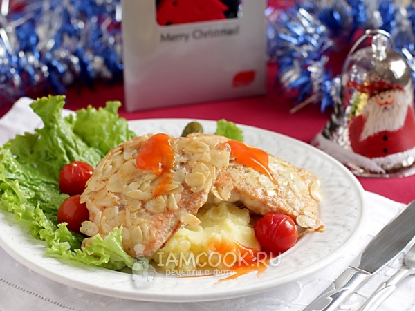 Горбуша в миндальной корочке на пюре с васаби, рецепт с фото