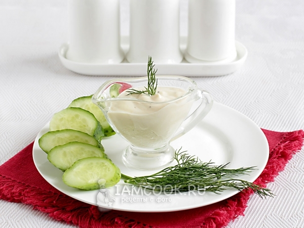 Соус для салата Цезарь на йогурте, рецепт с фото