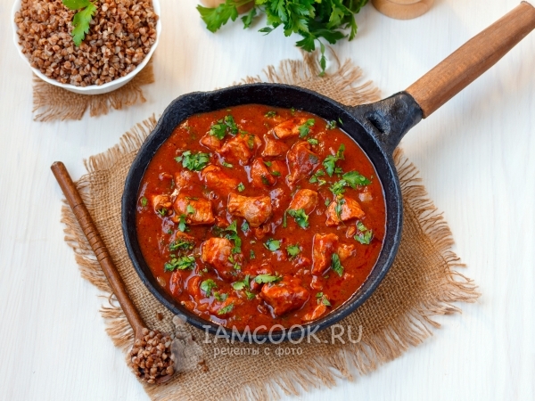Подлива с мясом к гречке, рецепт с фото
