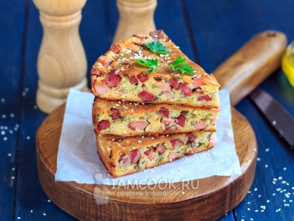 Пирог с колбасой и сыром, рецепт с фото