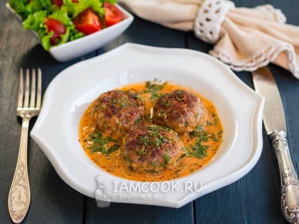 Тефтели в сметанно-томатном соусе, рецепт с фото
