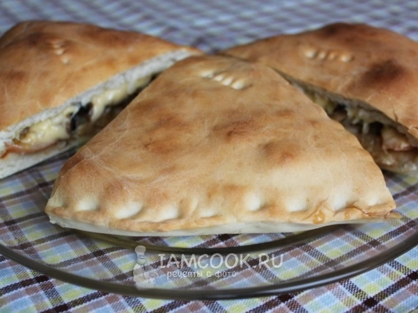 Закрытая пицца «Кальцоне», рецепт с фото