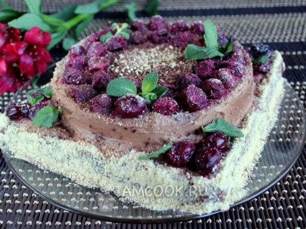 Шоколадно-сметанный торт с вишней, рецепт с фото