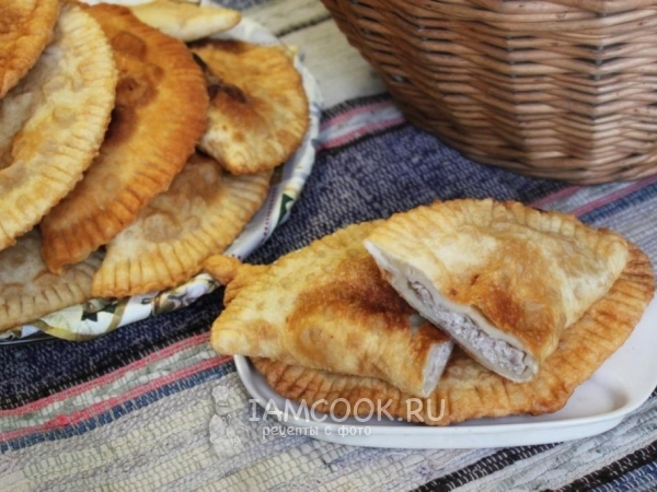 Чебуреки на пиве с мясом, рецепт с фото
