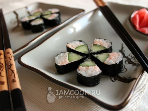 Ролл «Цветок» с огурцом и лососевым маслом, рецепт с фото